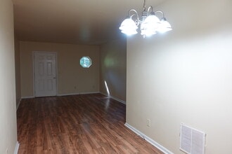 264 James Albert Johnson Ave, Unit Apt B in Winder, GA - Building Photo - Building Photo