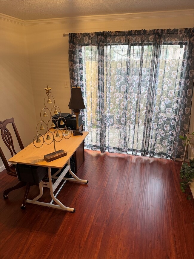 property at 3900 Aspen Dr