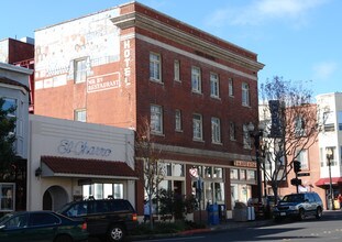 Metropolitan Hotel in South San Francisco, CA - Building Photo - Building Photo