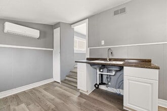 1347 Elmira St in Aurora, CO - Foto de edificio - Building Photo