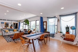 4837 W Irving Park Rd in Chicago, IL - Building Photo - Building Photo