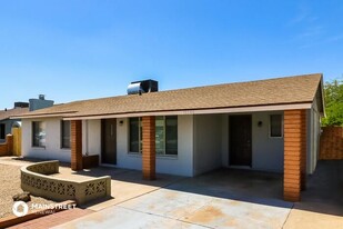 10546 N 73rd Dr in Peoria, AZ - Building Photo - Building Photo