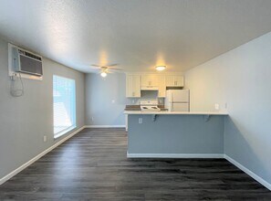 Coral Oaks in Stockton, CA - Building Photo - Interior Photo