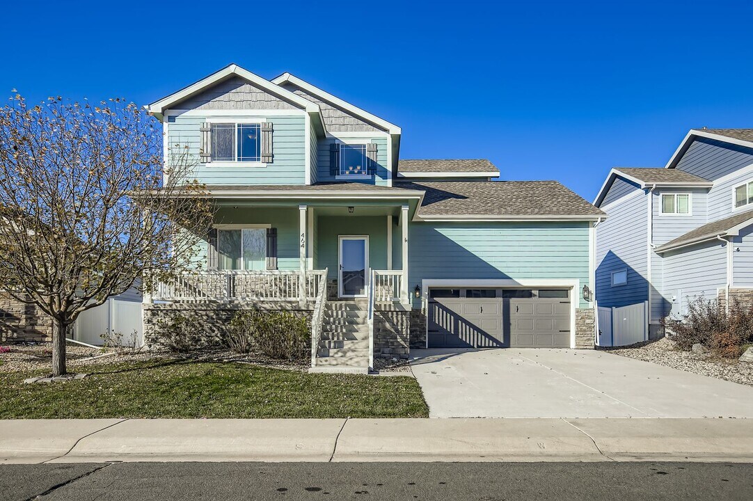 464 Wind River Dr in Windsor, CO - Building Photo