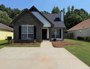 160 Carrington Ln in Calera, AL - Building Photo - Building Photo