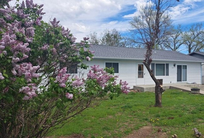 property at 1337 Lockview St