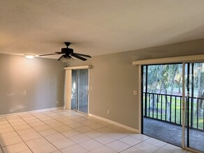 8 Alcira Ct in St. Augustine, FL - Foto de edificio - Building Photo