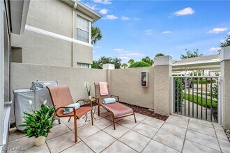 13061 Hamilton Harbour Dr, Unit R8 in Naples, FL - Building Photo - Building Photo