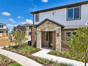 BB Living Sweetwater Crossing in Briarcliff, TX - Building Photo - Building Photo