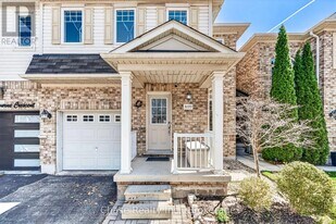 3099 Highbourne Crescent in Oakville, ON - Building Photo