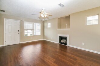 130 Chandler Fields Dr in Covington, GA - Foto de edificio - Building Photo