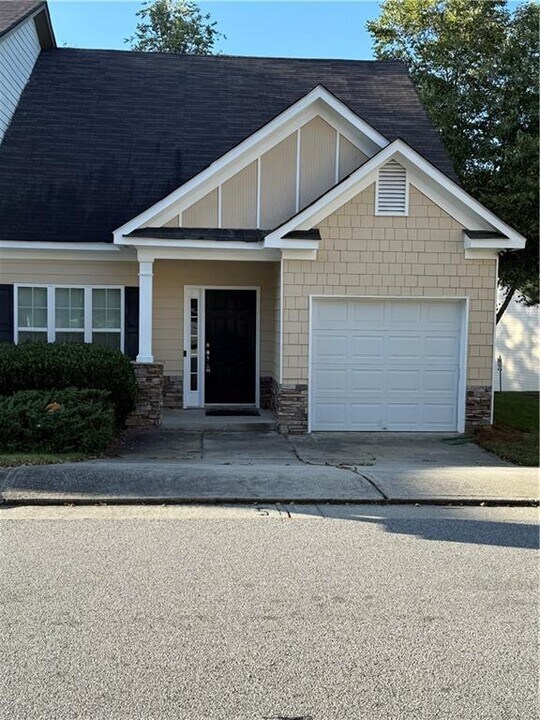 6856 Gallier St in Lithonia, GA - Building Photo