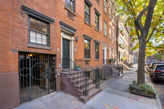 47-49 King St in New York, NY - Building Photo - Building Photo