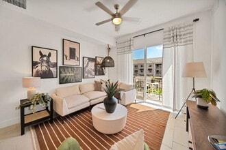 Vesada in Doral, FL - Foto de edificio - Building Photo