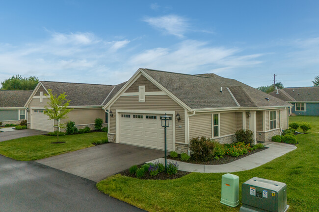 Fox Chase Villas in Eagle, WI - Foto de edificio - Building Photo