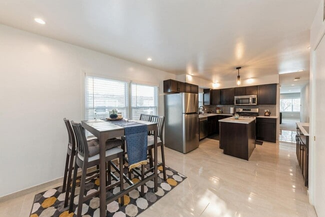 856 E Capri Dr in Palatine, IL - Building Photo - Building Photo