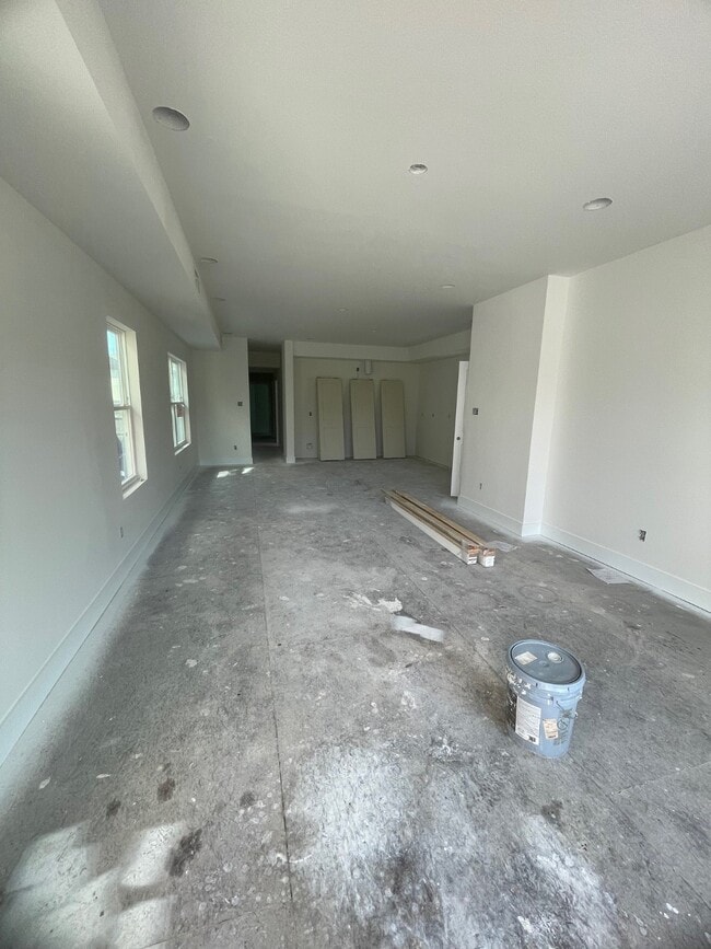 property at 611 E 39th St