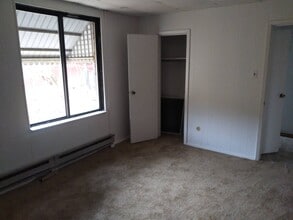 1028 E 5th St, Unit 1-2 in Alton, IL - Building Photo - Building Photo