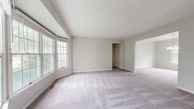 2425 Foxway Dr in Ann Arbor, MI - Building Photo - Building Photo