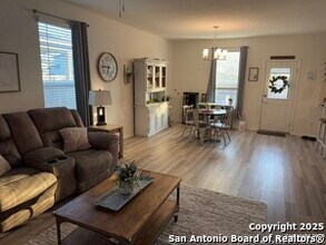 568 Valley in New Braunfels, TX - Building Photo - Building Photo
