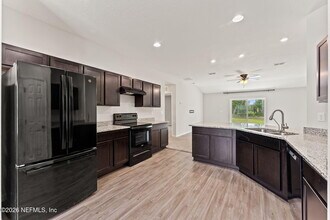 12474 Camden Rd in Jacksonville, FL - Building Photo - Building Photo