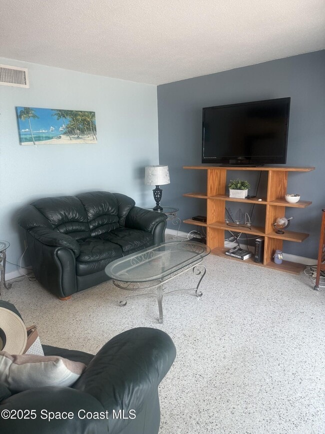 190 Flagler Ln in Cocoa Beach, FL - Building Photo - Building Photo