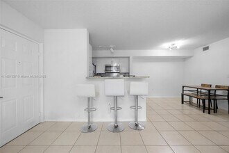 655 SW 111th Way in Pembroke Pines, FL - Building Photo - Building Photo