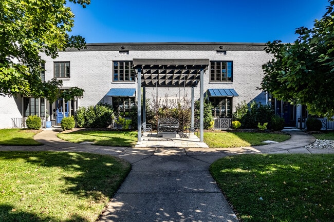 Cambridge in Nashville, TN - Building Photo - Building Photo