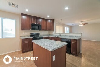 11216 W Pierson St in Phoenix, AZ - Building Photo - Building Photo