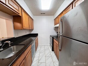 707 Ravens Crest Dr in Plainsboro, NJ - Building Photo - Building Photo