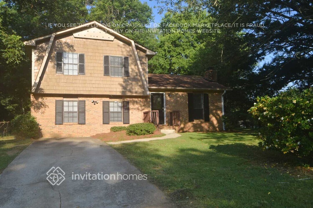 3405 Estes Park Dr SW in Snellville, GA - Building Photo
