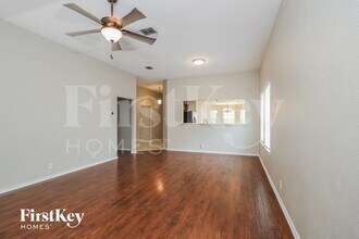 5102 Roan Brook in San Antonio, TX - Building Photo - Building Photo