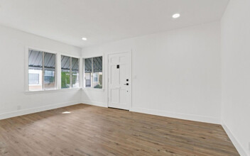 2432 Belmont Ave in Long Beach, CA - Foto de edificio - Building Photo