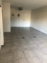 13988-14000 Foothill Blvd in Sylmar, CA - Foto de edificio - Building Photo