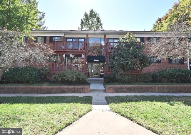 2700 Dartmouth Rd in Alexandria, VA - Building Photo - Building Photo