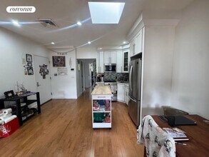 703 MacDonough St in Brooklyn, NY - Foto de edificio - Building Photo