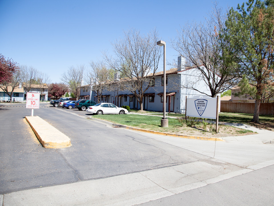 Clifton Townhomes in Clifton, CO - Building Photo