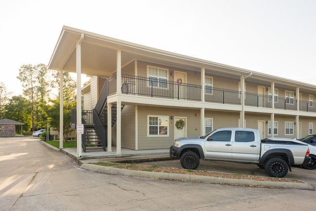 4640 Common St in Lake Charles, LA - Foto de edificio - Building Photo