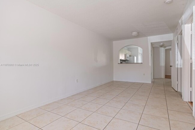 940 NE 33rd Terrace, Unit 102 in Homestead, FL - Building Photo - Building Photo