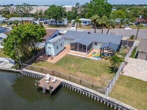 8702 Driftwood Dr in Tampa, FL - Building Photo - Building Photo