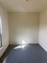 1723-1725 SE Mill St in Roseburg, OR - Building Photo - Building Photo