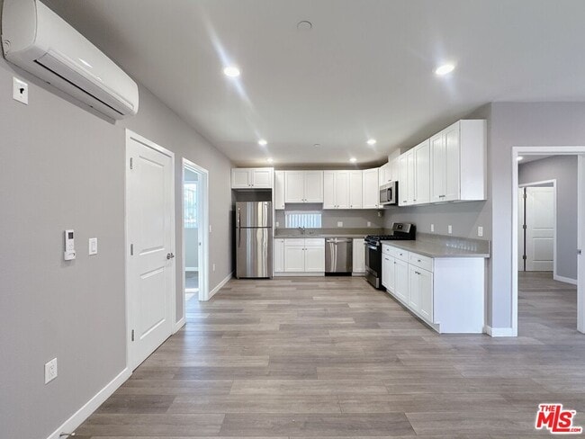 property at 1107 1/2 S Hobart Blvd