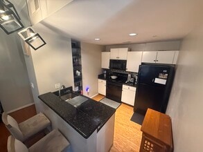 715 N Church St, Unit #601 in Charlotte, NC - Foto de edificio - Building Photo