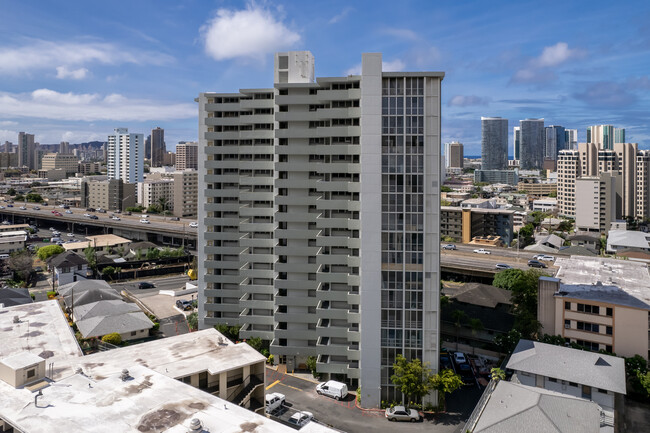 The Barclay in Honolulu, HI - Building Photo - Building Photo