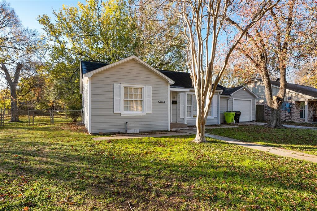 1330 Leaman Ave in Rosenberg, TX - Building Photo