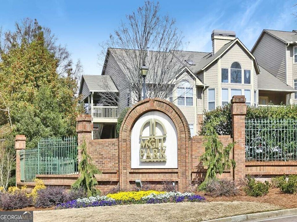 807 McGill Park Ave NE in Atlanta, GA - Building Photo