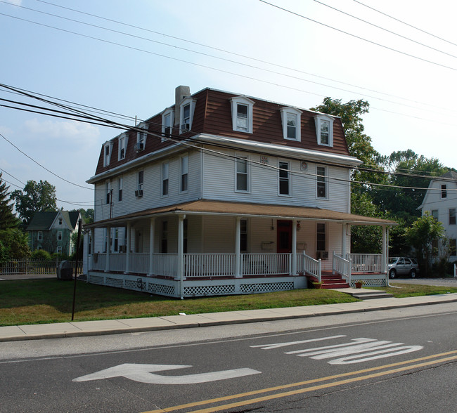 13 Kirkwood Rd in Gibbsboro, NJ - Foto de edificio - Building Photo