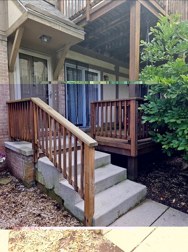 44900 Bayview Dr, Unit 14 in Novi, MI - Foto de edificio - Building Photo