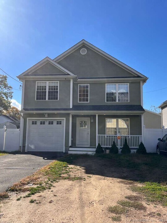 793 Pond St in Bridgeport, CT - Building Photo