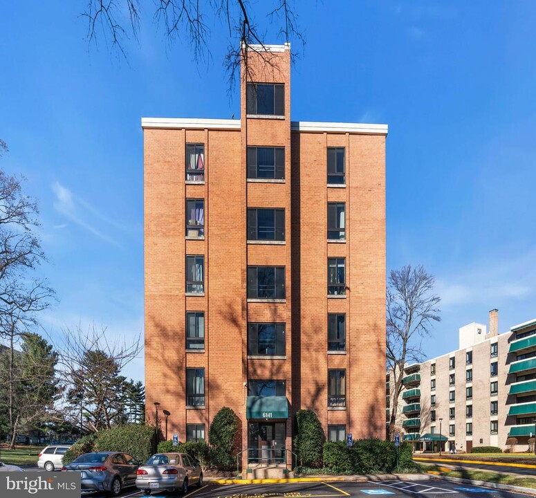 6141 Leesburg Pike in Falls Church, VA - Building Photo